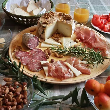 Valentina At Pintar Wine Estate Guest house