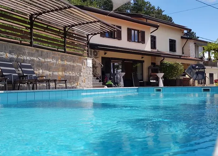 Gasthuis Valentina At Pintar Wine Estate 4*